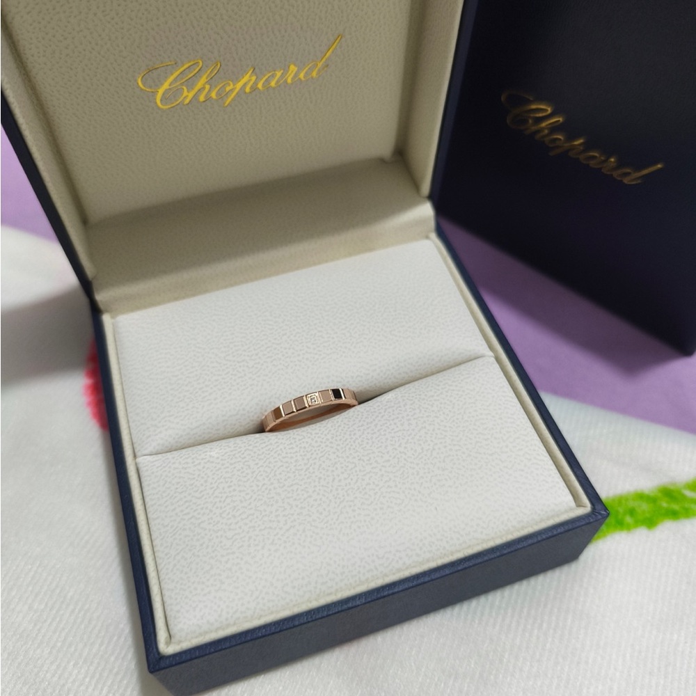 Chopard Rose Gold Slim Band with Geometric Facets